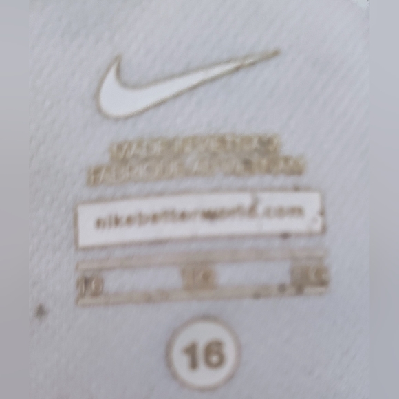 Nike swim or work out top Summer Sale 🌼 - Picture 5 of 5